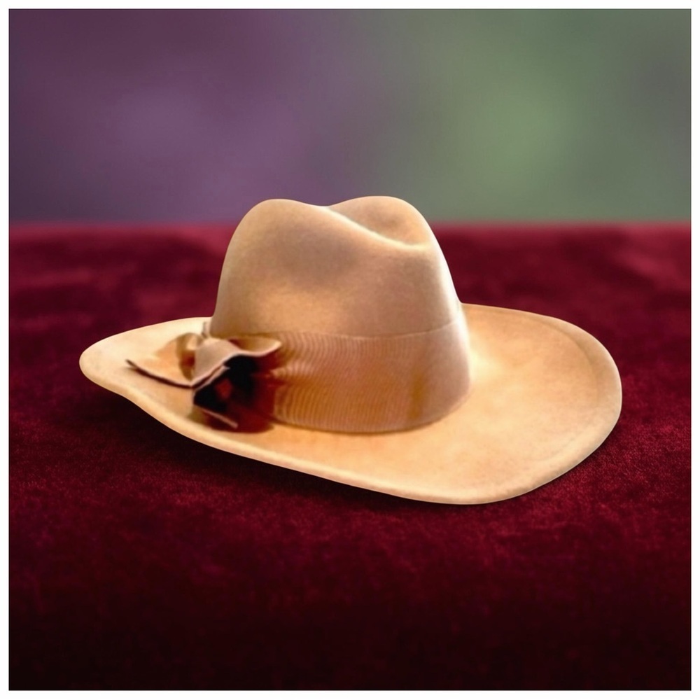 Betmar Women’s Wide-Brim Wool Fedora – Beige – Style WPL-4386 – Like New